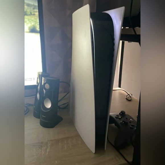 The PS5 main hardware feat include a solid state drive customized for high speed - Picture 1 of 3